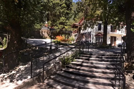 Photo of WelcomHeritage Ashdale, Mallital, Nainital, Uttarakhand, India by Gobbling Wanderer