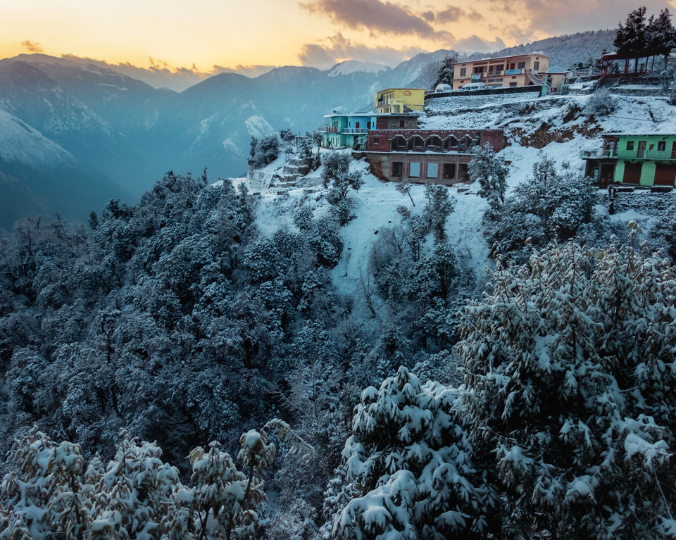 Photo of Winter hike to a frozen lake in the lap of Himalayas. Brahmatal Trek #OffbeatUttarakhand by Akshay Upadhya