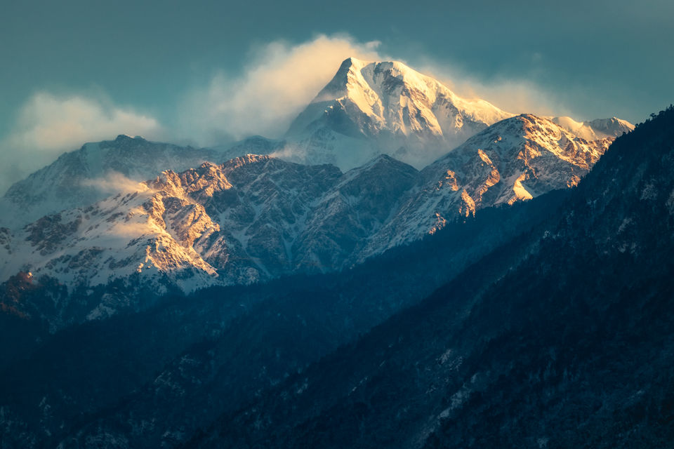 Photo of Winter hike to a frozen lake in the lap of Himalayas. Brahmatal Trek #OffbeatUttarakhand by Akshay Upadhya