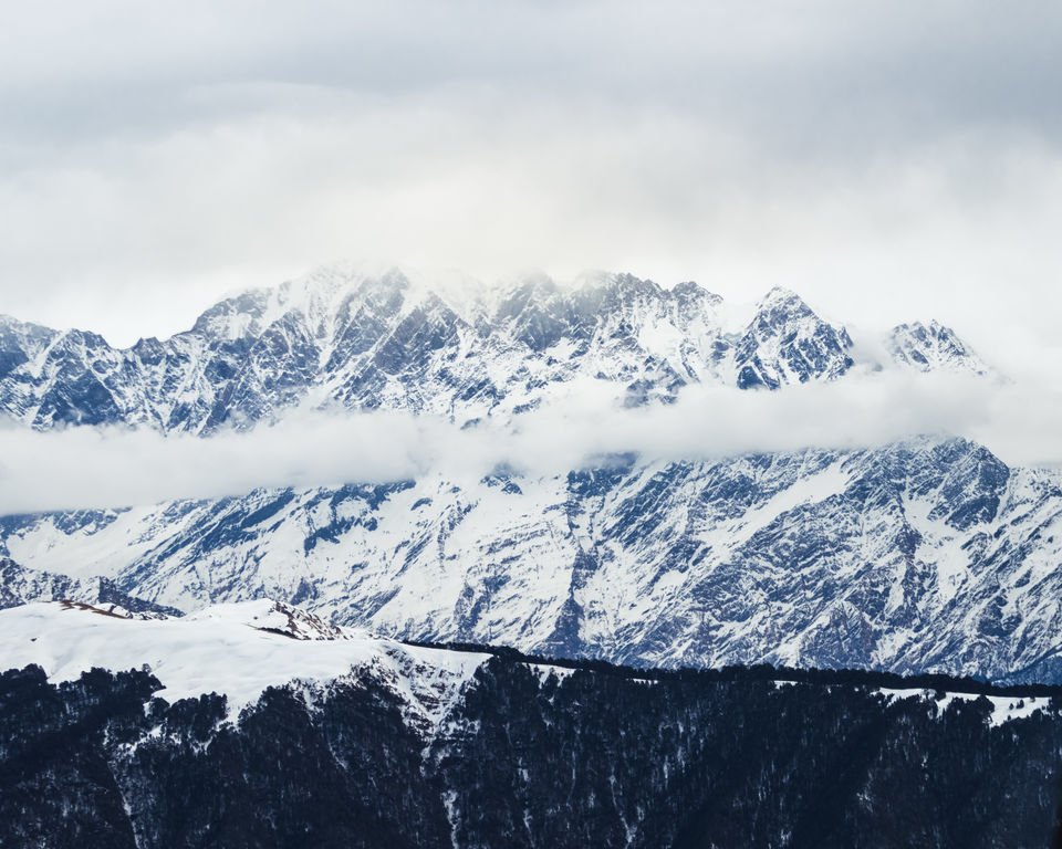 Photo of Winter hike to a frozen lake in the lap of Himalayas. Brahmatal Trek #OffbeatUttarakhand by Akshay Upadhya
