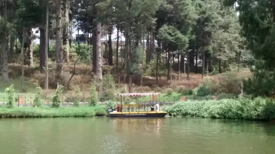 Photo of Ooty Lake & Boat House, West Mere, Ooty, Tamil Nadu, India by Shubhangani Jain