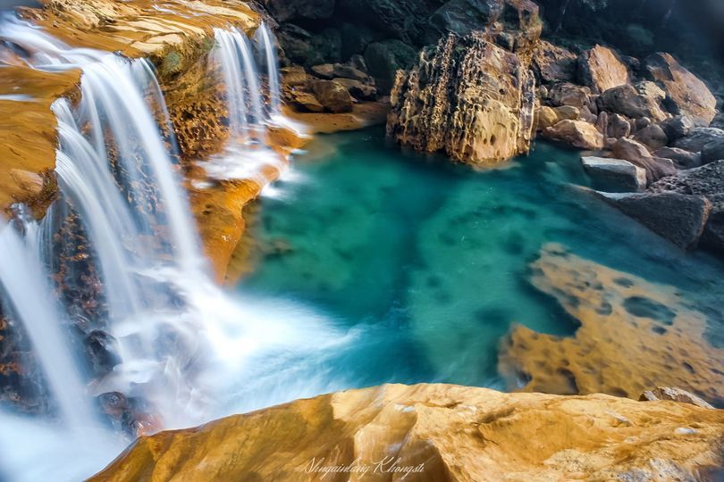 to-the-top-of-the-tallest-plunge-waterfall-in-india-nohkalikai-falls