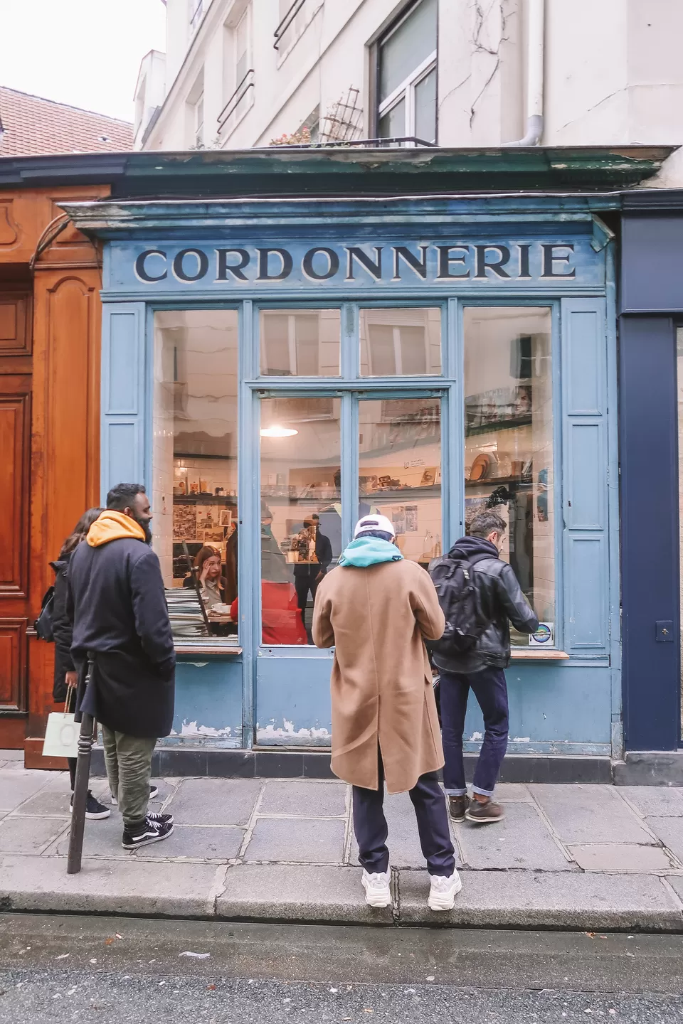 Photo of Cordonnerie, Rue du Pont aux Choux, Paris, France by AAMNA MISHRA