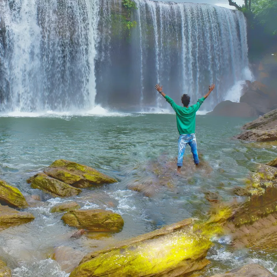 Photo of Krang Shuri Waterfall, Meghalaya, India by Rohit Kumar Gupta