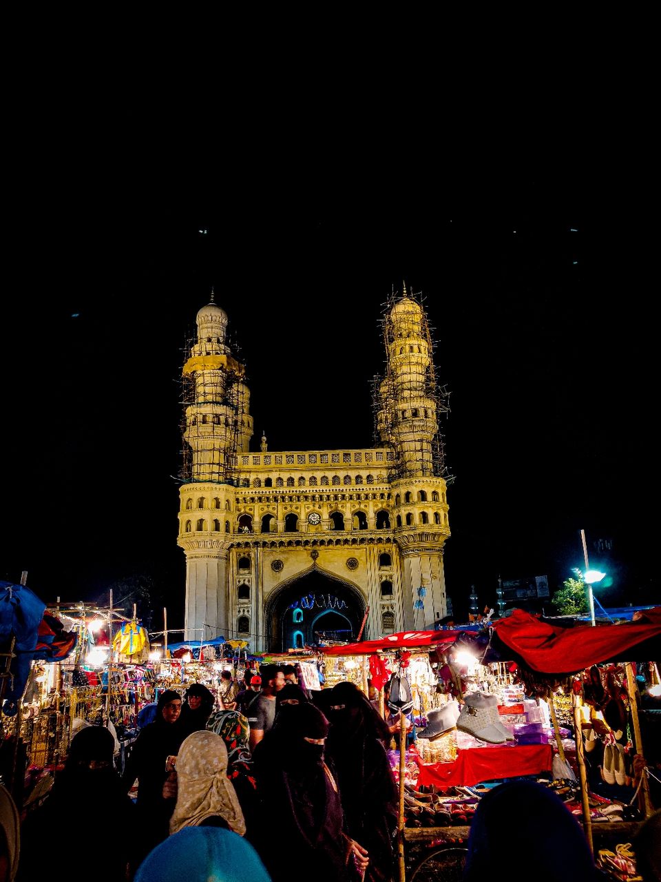 Photo of Laad Bazaar Road, Laad Bazar, Charminar, Ghansi Bazaar, Hyderabad, Telangana, India by RoHiThChInnA
