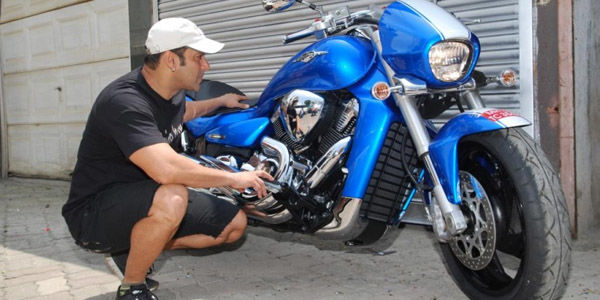 Photo of Motorcycle Safe Riding Tips! 2/5 by Pankti Shah
