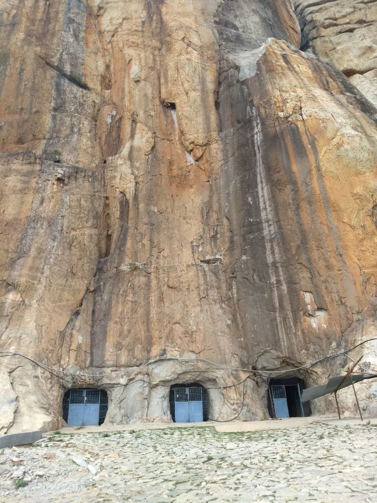 Photo of KAILASAGIRI- A TREK TO HUMAN-MADE CAVES NEAR BENGALURU by Swaroop Guptha