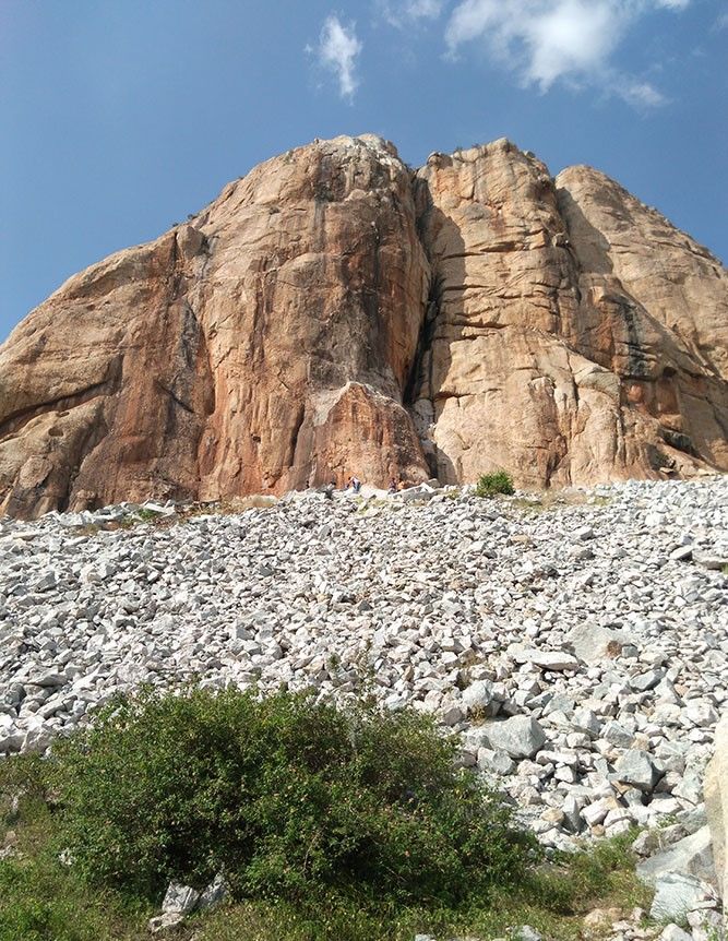 Photo of KAILASAGIRI- A TREK TO HUMAN-MADE CAVES NEAR BENGALURU by Swaroop Guptha