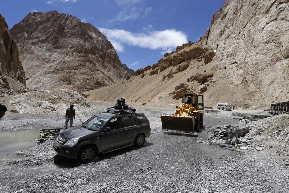 Photo of Mesmerizing Road Trip (Delhi - Manali- Tso Kar-Tso Moriri-Leh-Kargil-Sonmarg-Delhi 2/4 by Debajit Bose