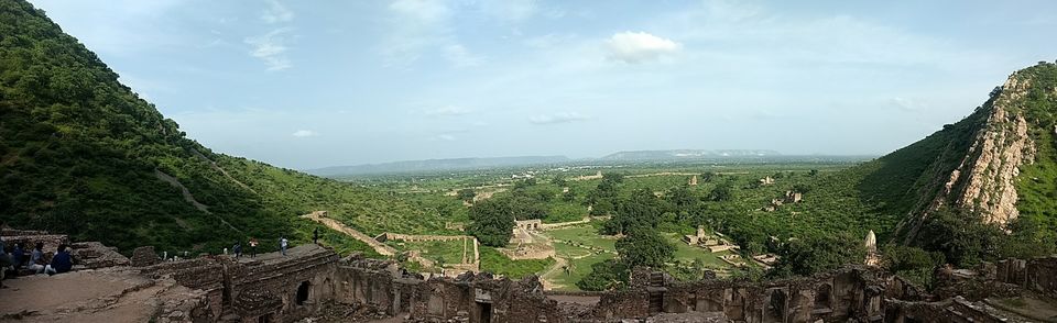 Photo of Bhangarh Fort, Bhangarh, Rajasthan, India by Sandesh Kolagi