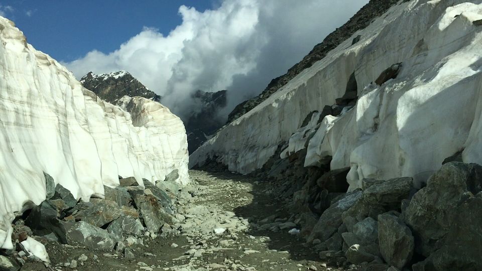 Photo of Road trip to sach pass. by om modi
