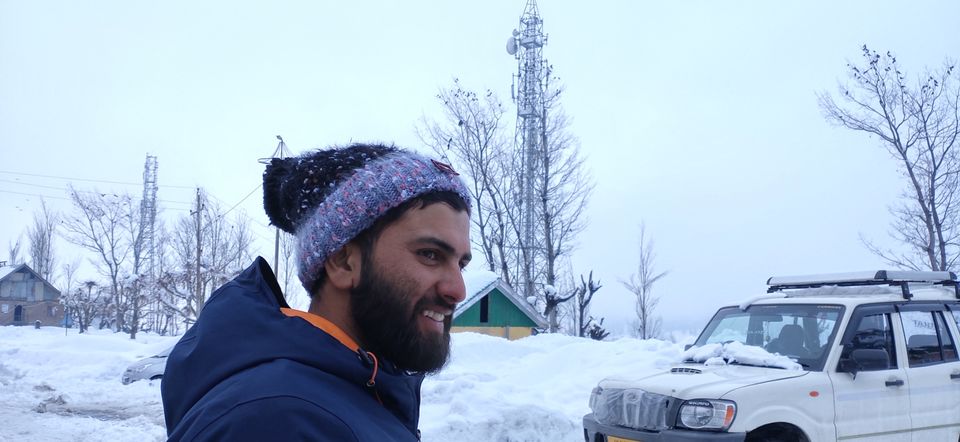 Photo of Kashmir and Skiing in Gulmarg by vartika pandey