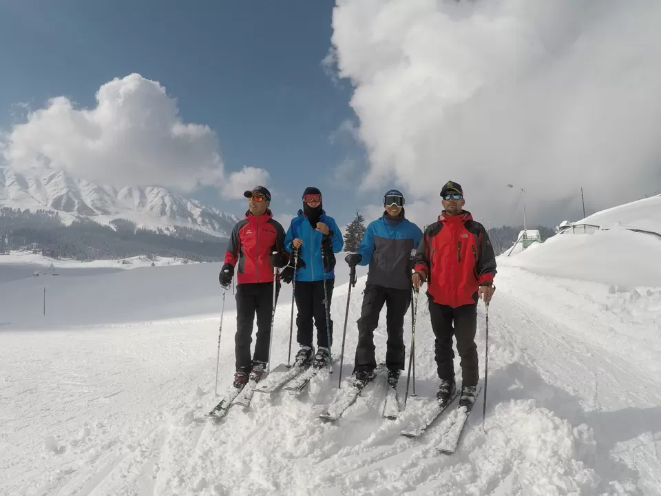 Photo of Kashmir and Skiing in Gulmarg by vartika pandey