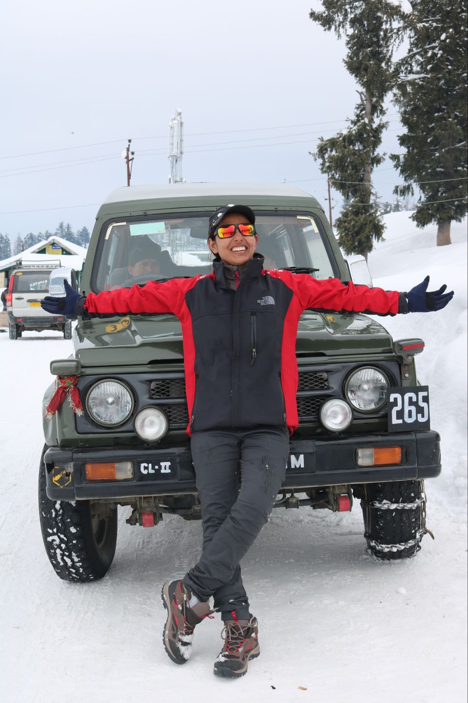 Photo of Kashmir and Skiing in Gulmarg by vartika pandey