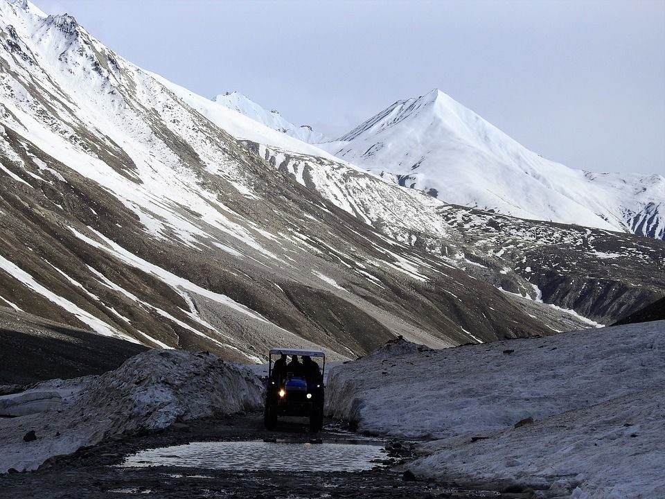 Photo of Kunzum Pass, Dhar Thachakarpo, Himachal Pradesh by Afsarul haq