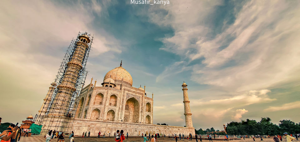 Photo of Taj Mahal by Divya (Musafir_Kanya)