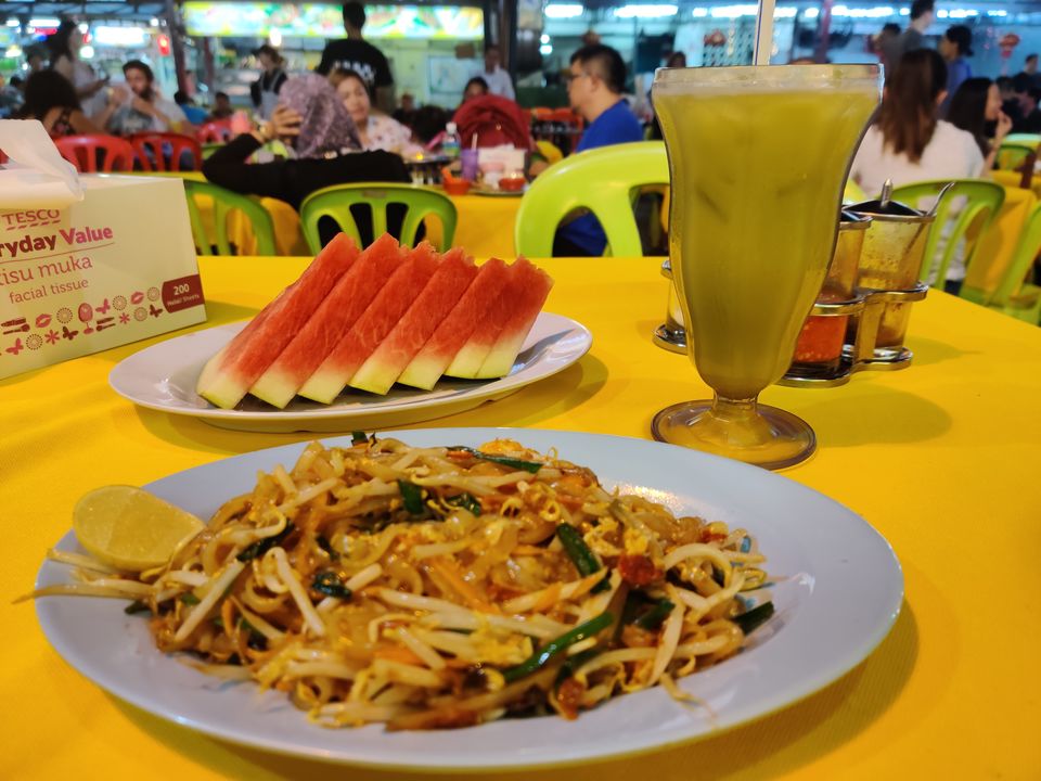 Photo of Jalan Alor Night Food Court, Jalan Alor, Bukit Bintang, Kuala Lumpur, Federal Territory of Kuala Lumpur, Malaysia by Pratibha Yadav