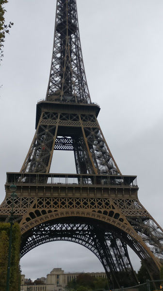 Photo of Eiffel Tower, Avenue Anatole France, Paris, France by TravelTales