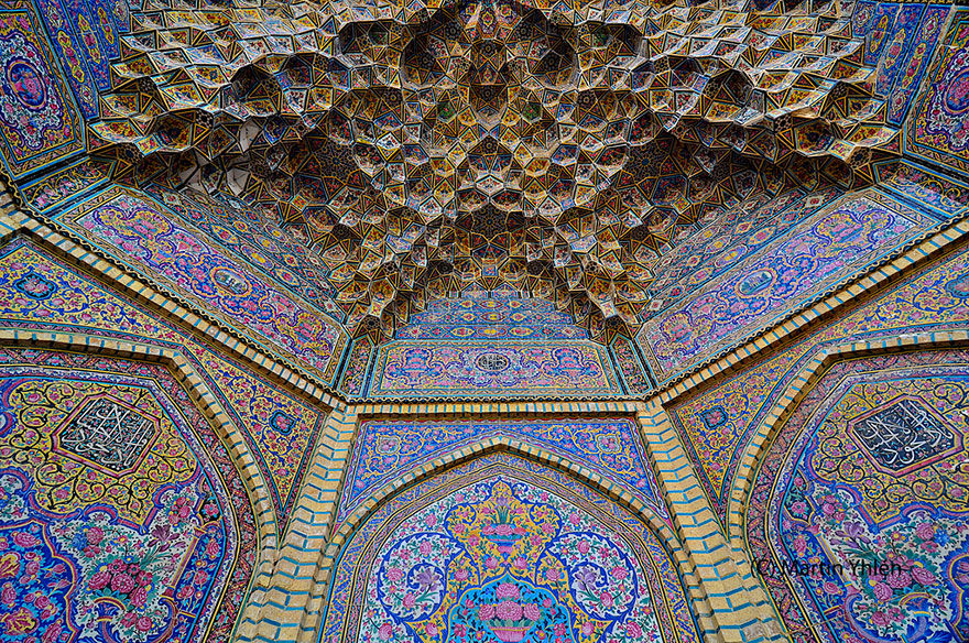 Photo of Sultan Ahmet Mahallesi, Blue Mosque, Atmeydanı Caddesi, Fatih/Istanbul, Turkey by Travel Tales