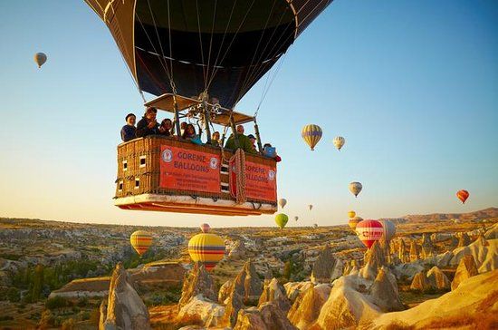 Photo of Hot Air Balloon Cappadocia, Göreme/Nevşehir Merkez/Nevşehir Merkez/Nevşehir, Turkey by Travel Tales