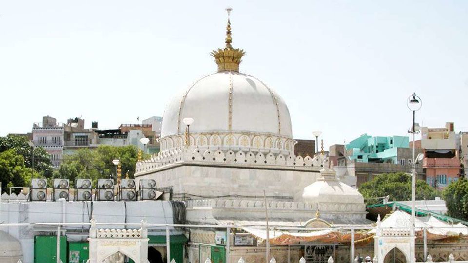 Photo of Ajmer Dargah Sharif, Khadim Mohalla, Diggi Bazaar, Ajmer, Rajasthan, India by Travel Tales
