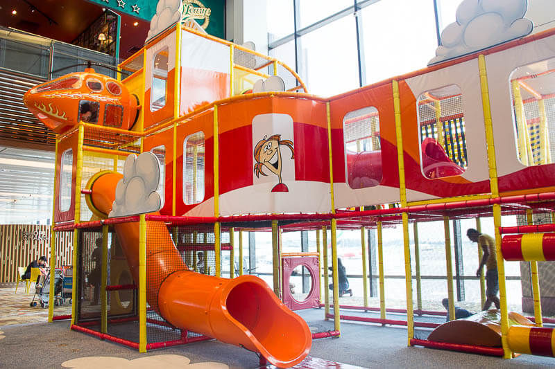 Photo of Incredible things to do at Changi to make your long layover time to a fun-filled one #flightzoned 12/18 by Travel Tales