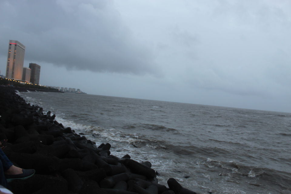 Photo of Marine Drive, Mumbai, Maharashtra by Yasmin Mirza