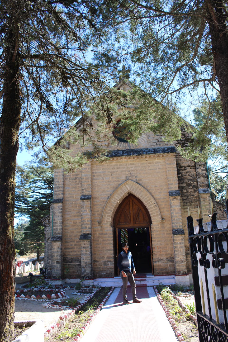 Photo of St Mary's Church, Lansdowne Road, London, UK by Yasmin Mirza
