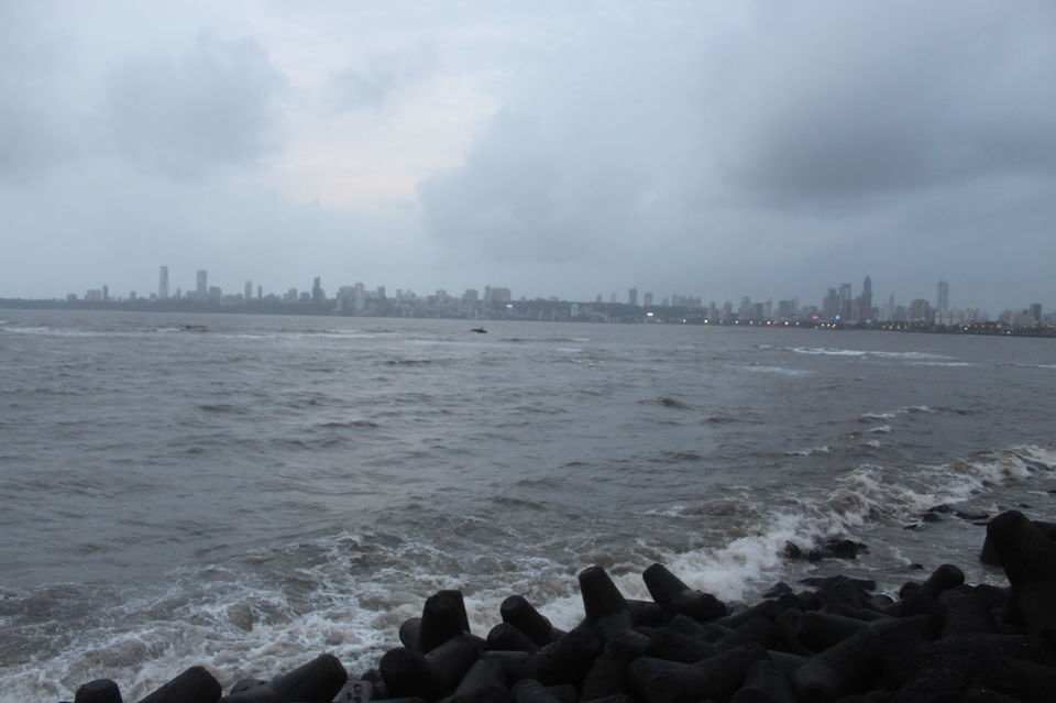 Photo of Marine Drive, Mumbai, Maharashtra by Yasmin Mirza