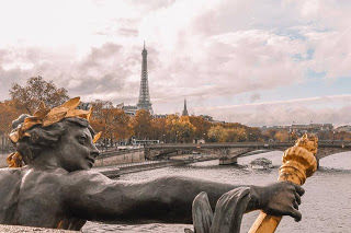Photo of Lost with the Parisians - My Paris Experience(Part 2). 5/5 by Roshan Chugh (@vagabondfootsteps)