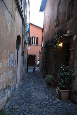 Photo of When in Rome!- Part II Exploring Rome City 7/12 by Roshan Chugh (@vagabondfootsteps)