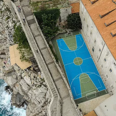 Photo of City Wall, Ston, Dubrovnik-Neretva County županija, Croatia by Roshan Chugh (@vagabondfootsteps) 