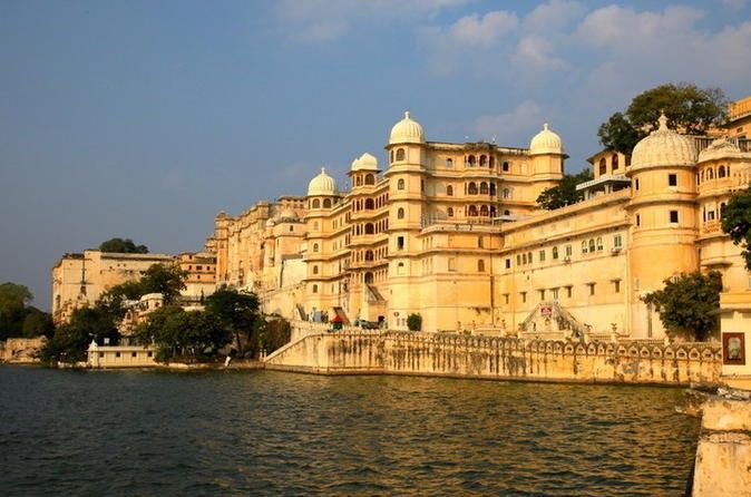 Photo of 6 Best Tourists Destinations for Solo Women Travellers in India 1/4 by Odigos Guides