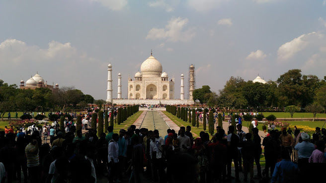 Photo of Taj Mahal, Dharmapuri, Forest Colony, Tajganj, Agra, Uttar Pradesh, India by Abhishek Sura