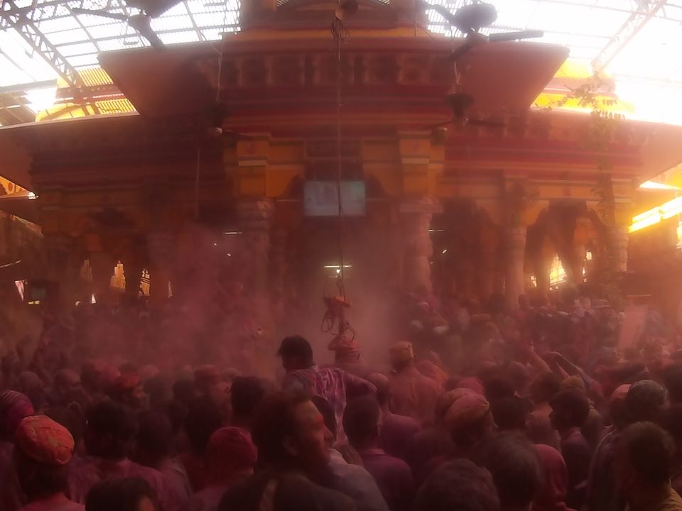 Photo of Shri Dwarkadheesh Mandir, Choubey Para, Mathura, Uttar Pradesh, India by Abhishek Sura