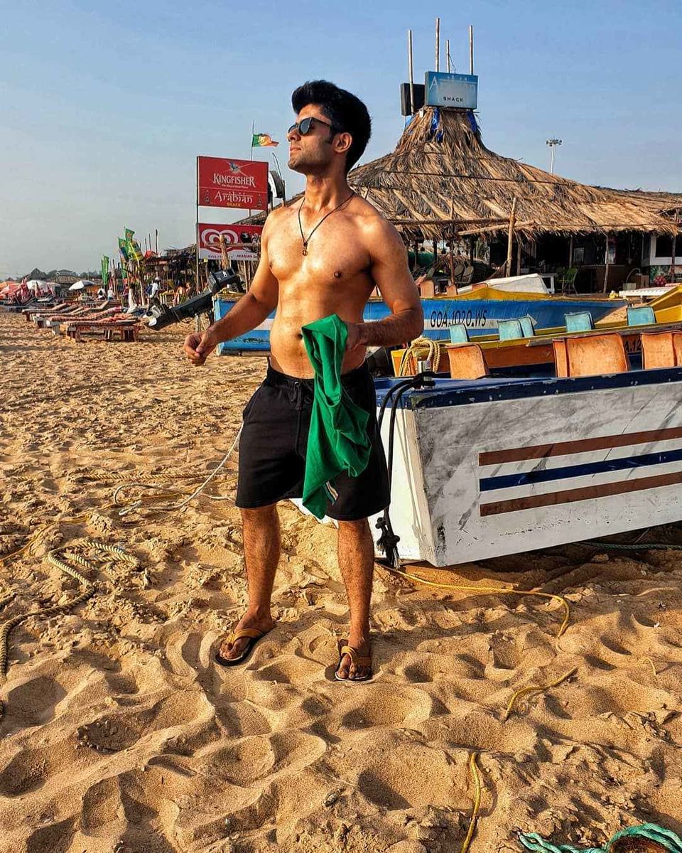 Photo of Travelling This Monsoon? Know What These Famous Instagram Influencers Pack During Rains by Anshul Sharma