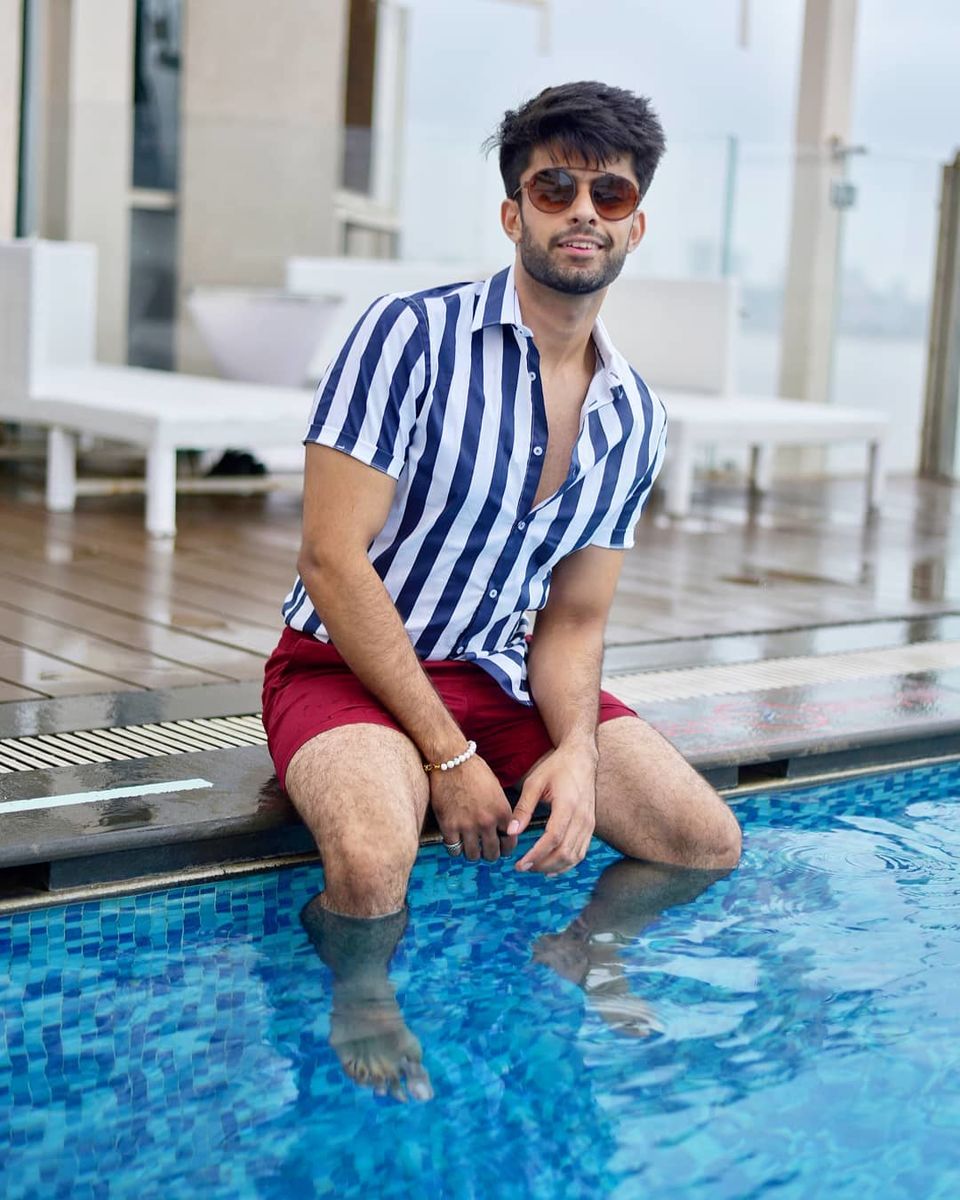 Photo of Travelling This Monsoon? Know What These Famous Instagram Influencers Pack During Rains by Anshul Sharma
