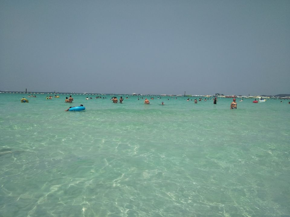 Photo of Coral Beach Pattaya Chon Buri Thailand by Abhiman Kokate