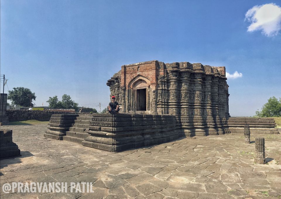 Photo of Lonar Crater TRAVEL GUIDE by GuyWithABackpack