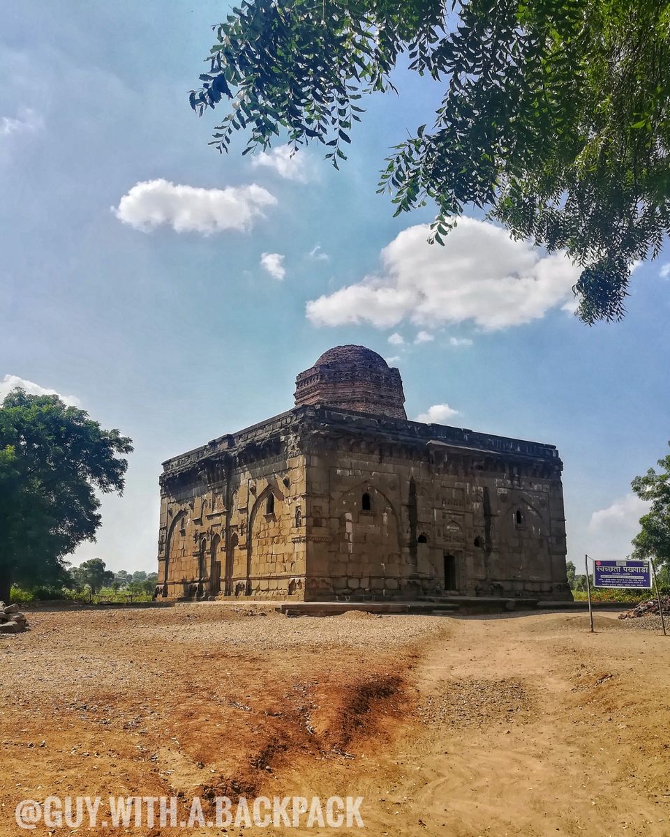 Photo of Lonar Crater TRAVEL GUIDE by GuyWithABackpack