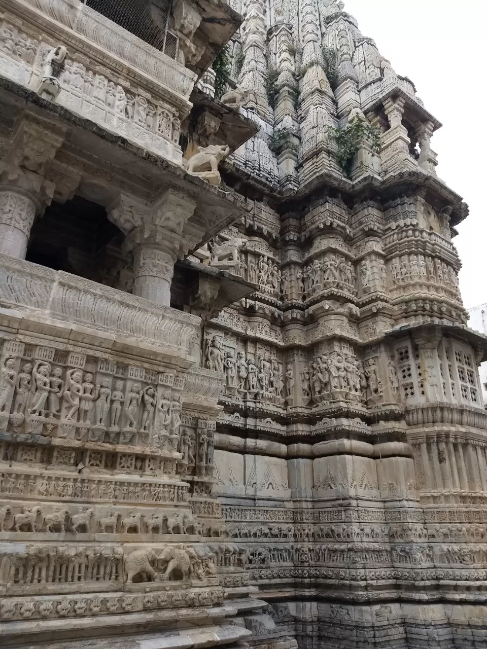 Photo of Jagdish Temple Road, Silawatwari, Udaipur, Rajasthan, India by Arun Patel