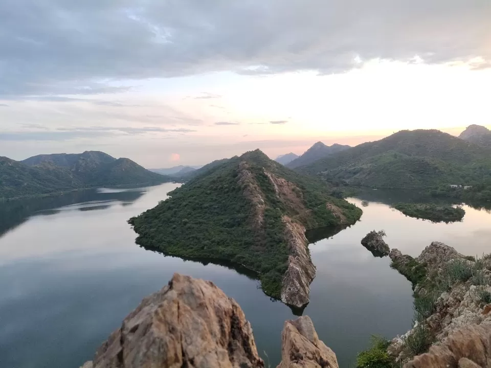 Photo of Bahubali Hills Udaipur, Morwaniya, Rajasthan, India by Arun Patel