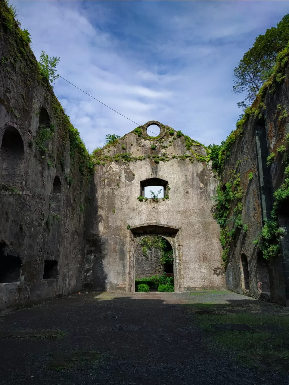 Photo of Hidden remains of a Portuguese town near Mumbai. #vasai #bassein #maharashtra by Abdul Mulla