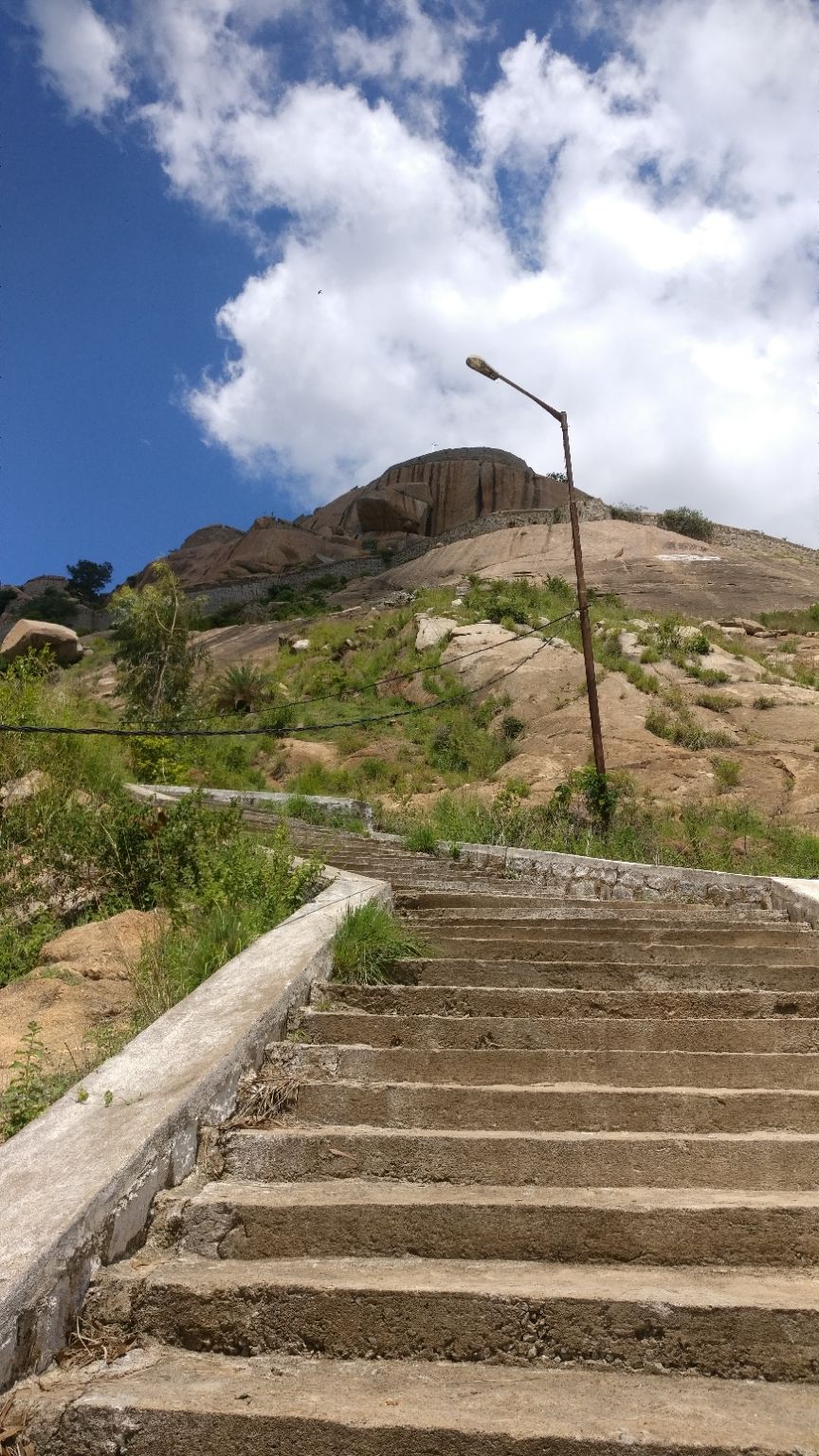 Photo of Gudibande Fort - Day Trip From Bangalore - Hiking and Trekking! by Highway Wanderer