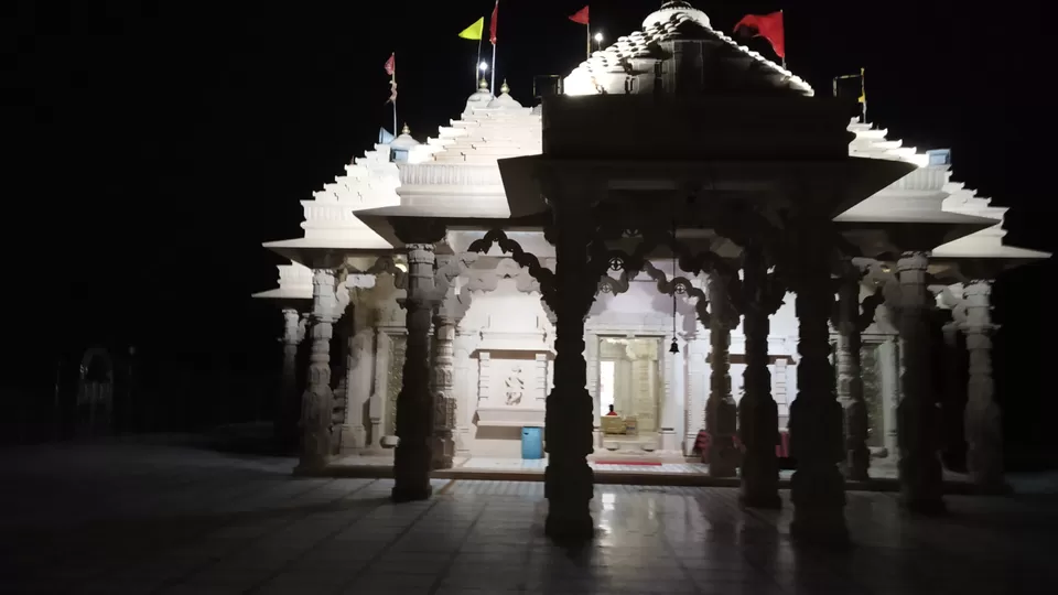 Photo of Punarasar Hanuman Ji Dham Marg, Bikaner, India by Tanushree Gupta