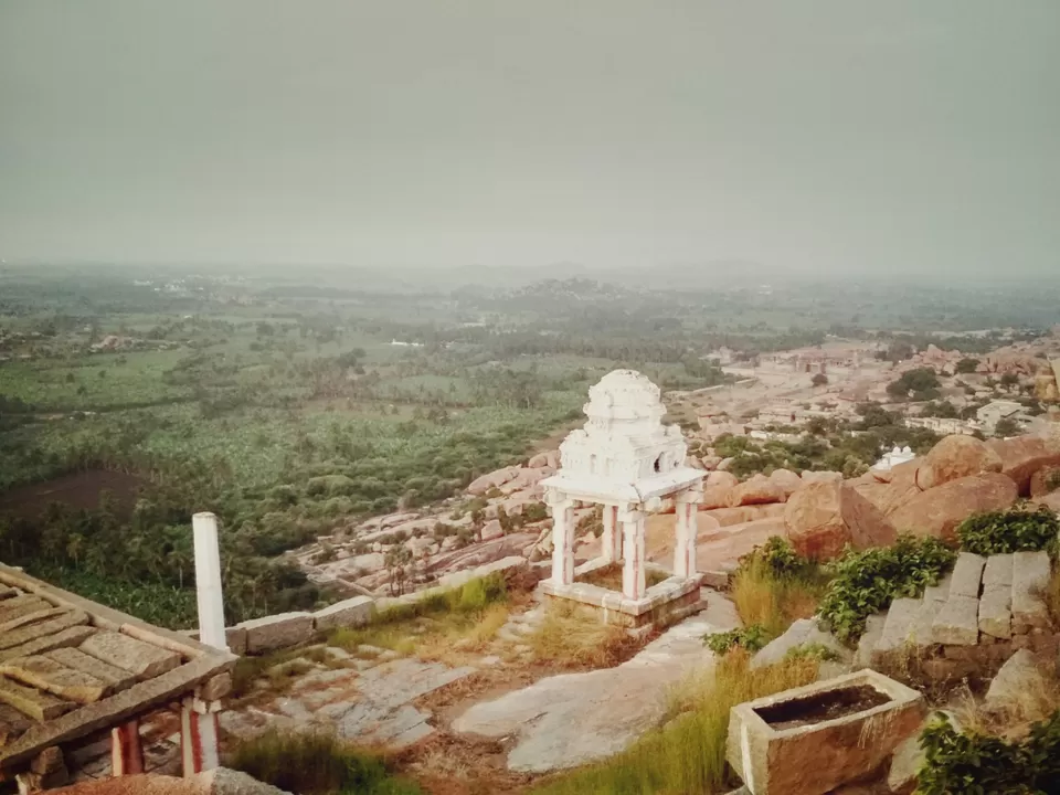 Photo of Mathanga Hill, Hampi, Karnataka, India by Smash
