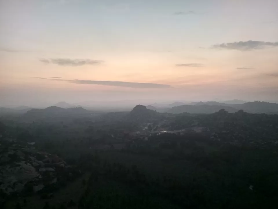 Photo of Mathanga Hill, Hampi, Karnataka, India by Smash