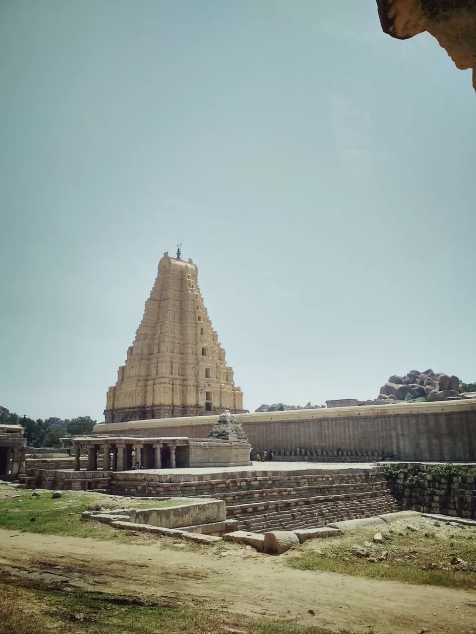 Photo of Virupaksha Temple East Gopura, Hampi, Karnataka, India by Smash