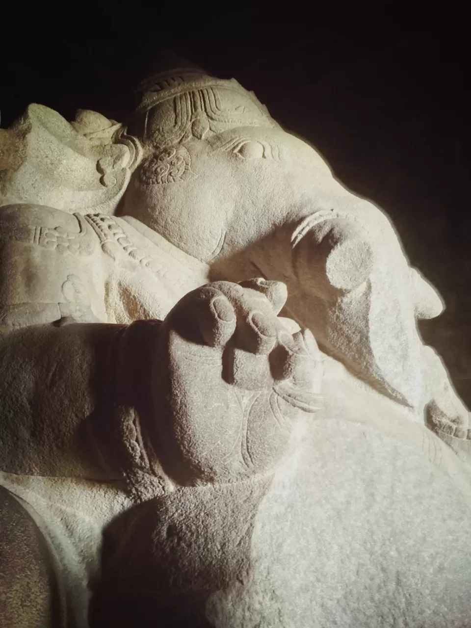 Photo of Kadalekalu Ganesha, Hampi, Karnataka, India by Smash