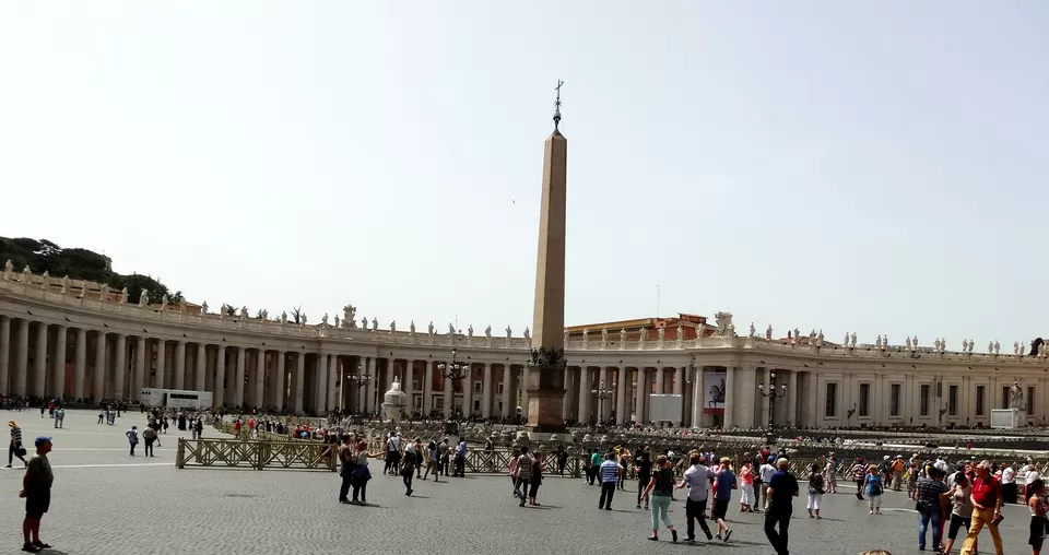 Photo of Piazza S. Pietro, Vatican City by Sumedha Bharpilania